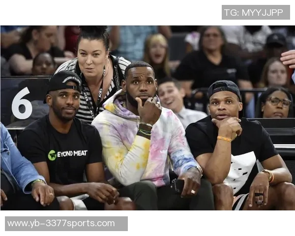 文班赛后与保罗亲密耳语击掌庆祝胜利瞬间引发热议